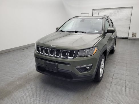Used 2018 Jeep Compass Latitude w/ Cold Weather Group AWD/4WD image 15