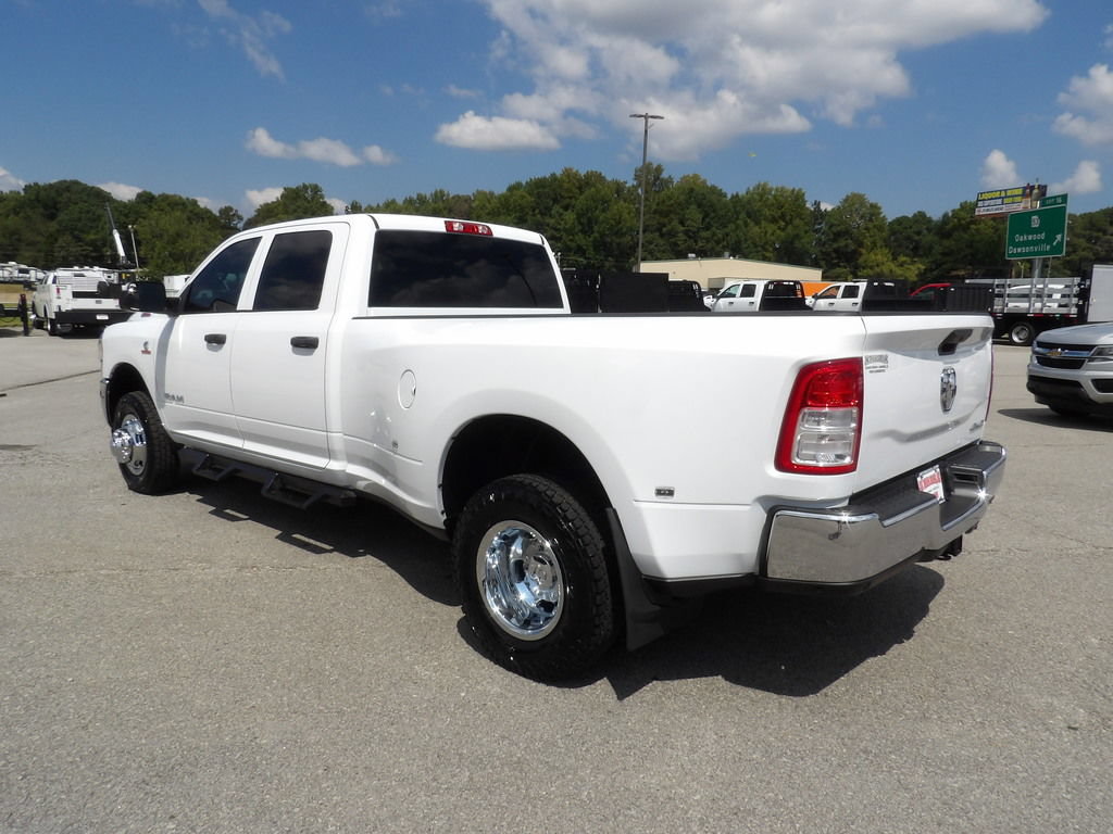 Used 2021 RAM 3500 Tradesman w/ Chrome Appearance Group AWD/4WD image 4