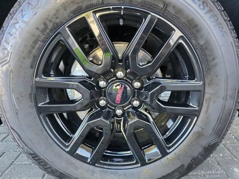 Used 2024 GMC Sierra 1500 Elevation AWD/4WD image 7