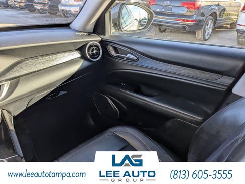 Used 2019 Alfa Romeo Stelvio image 18