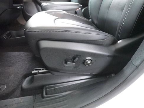 New 2026 Chrysler Pacifica Select w/ S Appearance Package FWD image 13