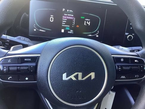 Used 2023 Kia Sportage LX AWD/4WD image 15