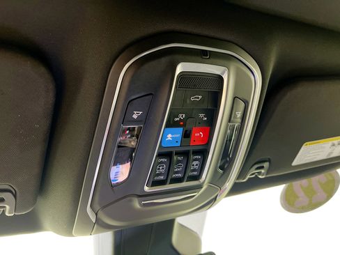 Used 2022 Jeep Wagoneer Series III w/ Premium Group I image 22