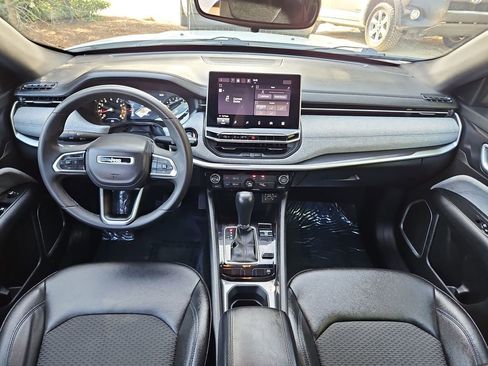 Used 2024 Jeep Compass Latitude AWD/4WD image 9