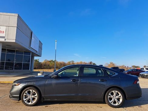 Used 2023 Honda Accord LX image 9