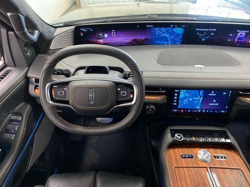 Used 2026 Lincoln Navigator L Black Label image 17