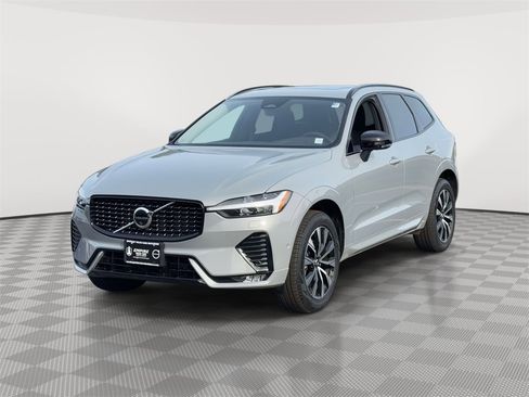 Certified 2025 Volvo XC60 B5 Plus image 2