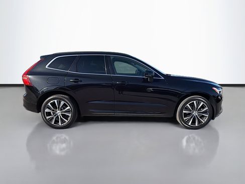 Used 2022 Volvo XC60 B5 Momentum image 6