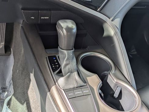 Used 2023 Toyota Camry SE image 21