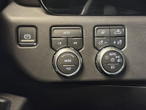 Used 2025 GMC Sierra 1500 Elevation w/ Elevation Premium Package image 29