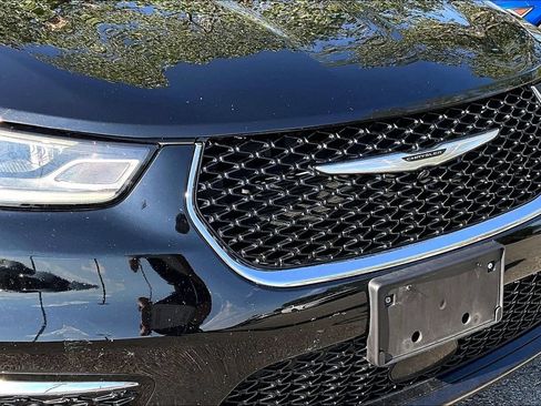 Used 2025 Chrysler Pacifica Select FWD image 39