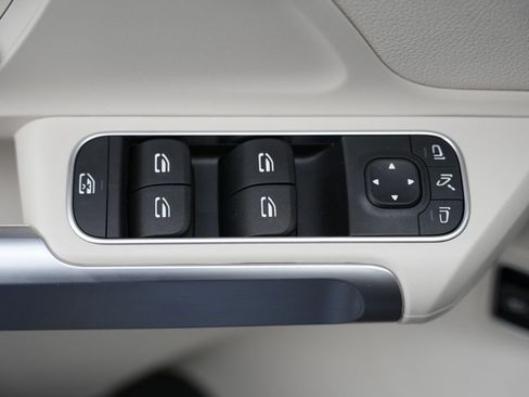 Used 2022 Mercedes-Benz GLB 250 4MATIC image 22