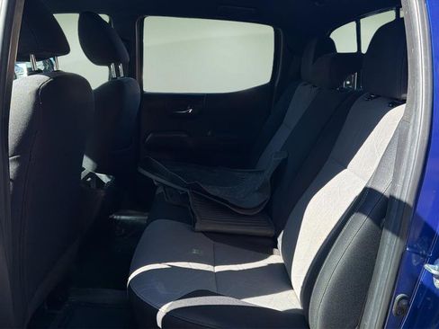 Used 2023 Toyota Tacoma TRD Sport image 14