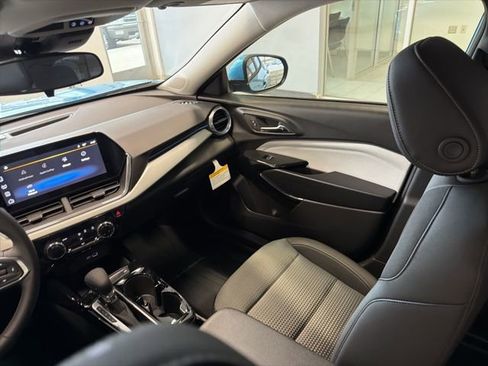 New 2026 Chevrolet Trax LT w/ Driver Confidence Package image 15