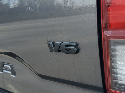 Used 2021 Toyota Tacoma SR5 w/ Technology Package image 8