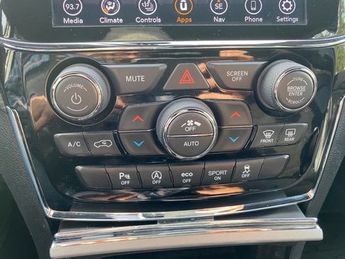 Used 2020 Jeep Grand Cherokee Laredo w/ Quick Order Package 2BN North image 35