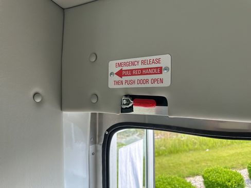 Used 2022 Mercedes-Benz Sprinter 3500 image 56