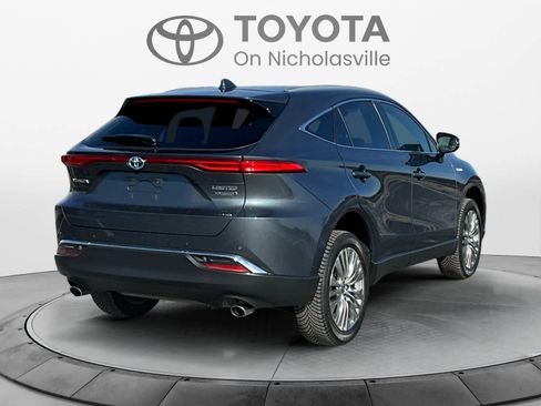Used 2021 Toyota Venza Limited image 6