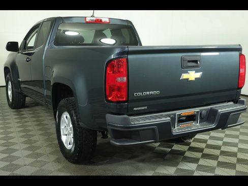 Used 2018 Chevrolet Colorado W/T w/ WT Convenience Package RWD image 10