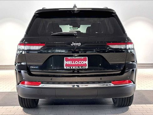 Used 2023 Jeep Grand Cherokee 4WD 4xe w/ Luxury Tech Group II image 9