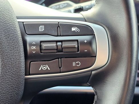 Used 2025 Kia Sportage EX FWD image 29