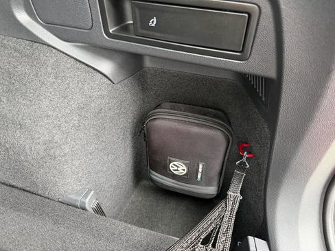 Used 2019 Volkswagen Tiguan SE w/ Panoramic Sunroof Package AWD/4WD image 15
