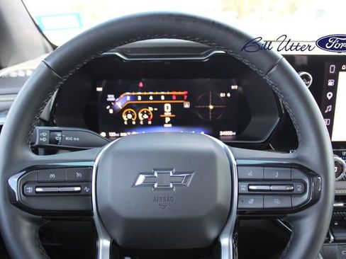 Used 2025 Chevrolet Colorado ZR2 w/ Technology Package AWD/4WD image 30