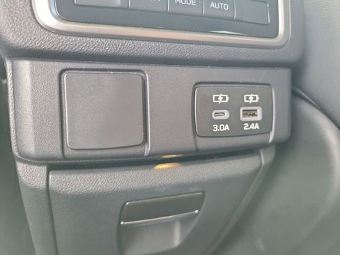 Used 2025 Subaru Ascent Onyx Edition w/ Onyx Package image 11