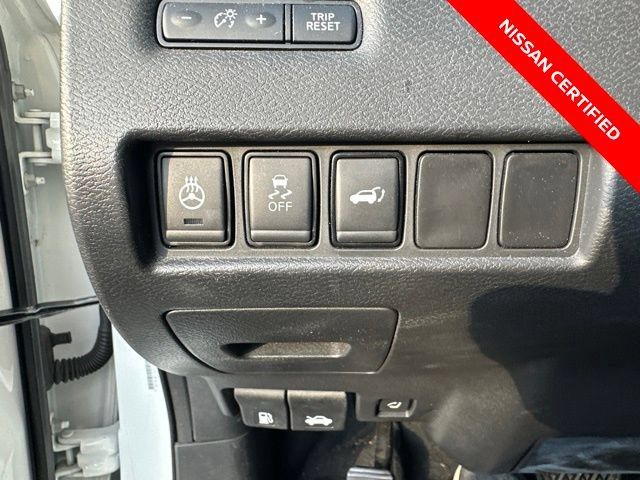 Certified 2018 Nissan Murano Platinum w/ Cargo Package AWD/4WD image 18