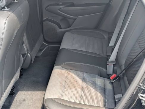 Used 2025 Chevrolet Trax LT FWD image 13