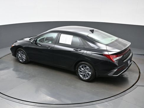 Certified 2026 Hyundai Elantra Hybrid FWD image 34