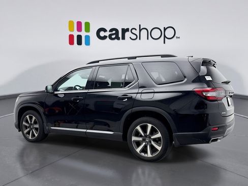 Used 2023 Honda Pilot Elite image 3