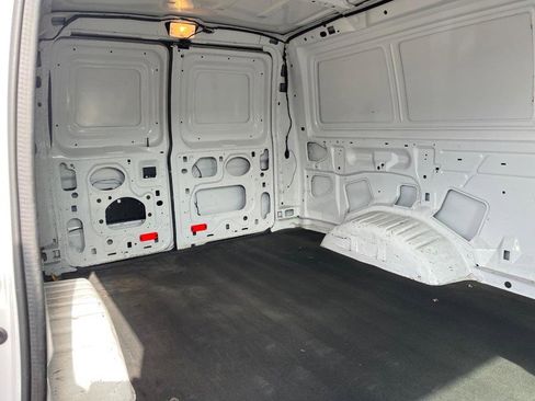 Used 2014 Ford E-250 and Econoline 250 E-250 Commercial image 7