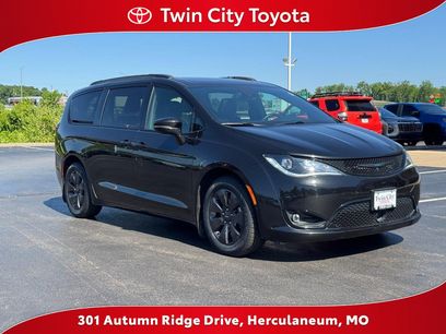 Used 2020 Chrysler Pacifica Limited w/ Advanced Safetytec Group