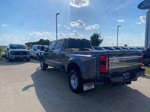 Used 2024 Ford F350 Platinum w/ FX4 Off-Road Package AWD/4WD image 3