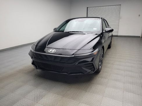 Used 2025 Hyundai Elantra Sport FWD image 15