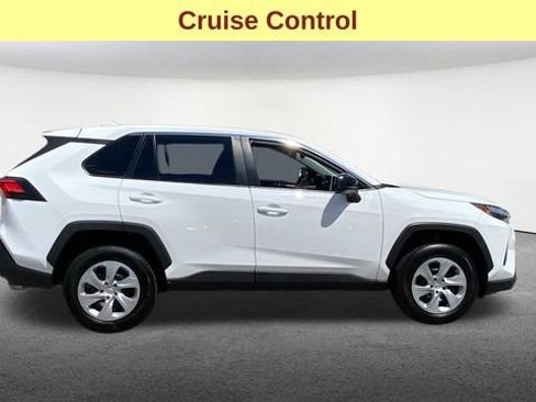 Used 2024 Toyota RAV4 LE AWD/4WD image 10