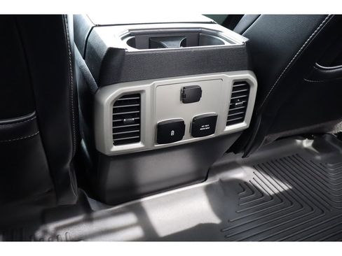 Used 2018 Ford F150 Lariat image 29