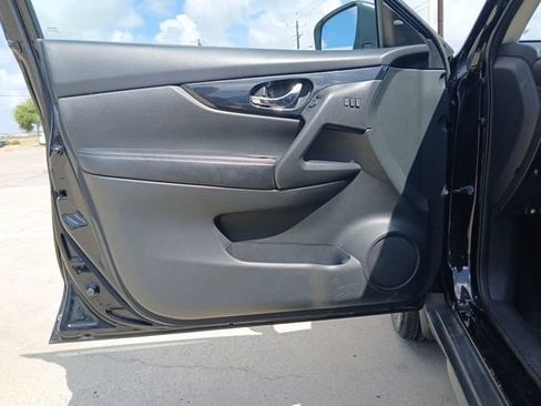 Used 2017 Nissan Rogue SL w/ SL Premium Package FWD image 15