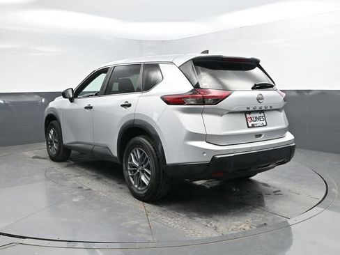 Used 2024 Nissan Rogue S FWD image 10