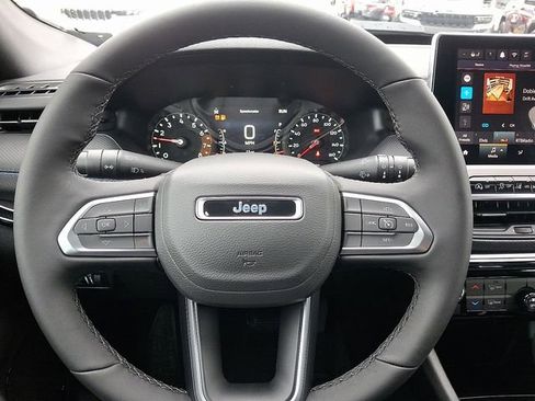 New 2026 Jeep Compass Latitude image 13
