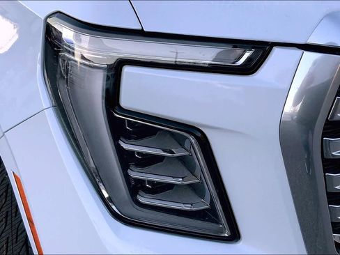 New 2026 GMC Yukon XL Denali AWD/4WD image 13
