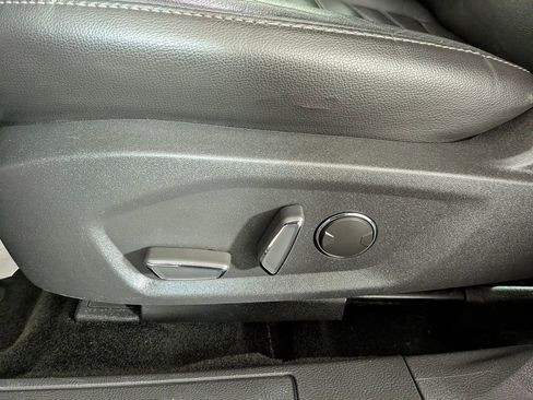 Used 2016 Ford Fusion SE w/ Equipment Group 202A image 17