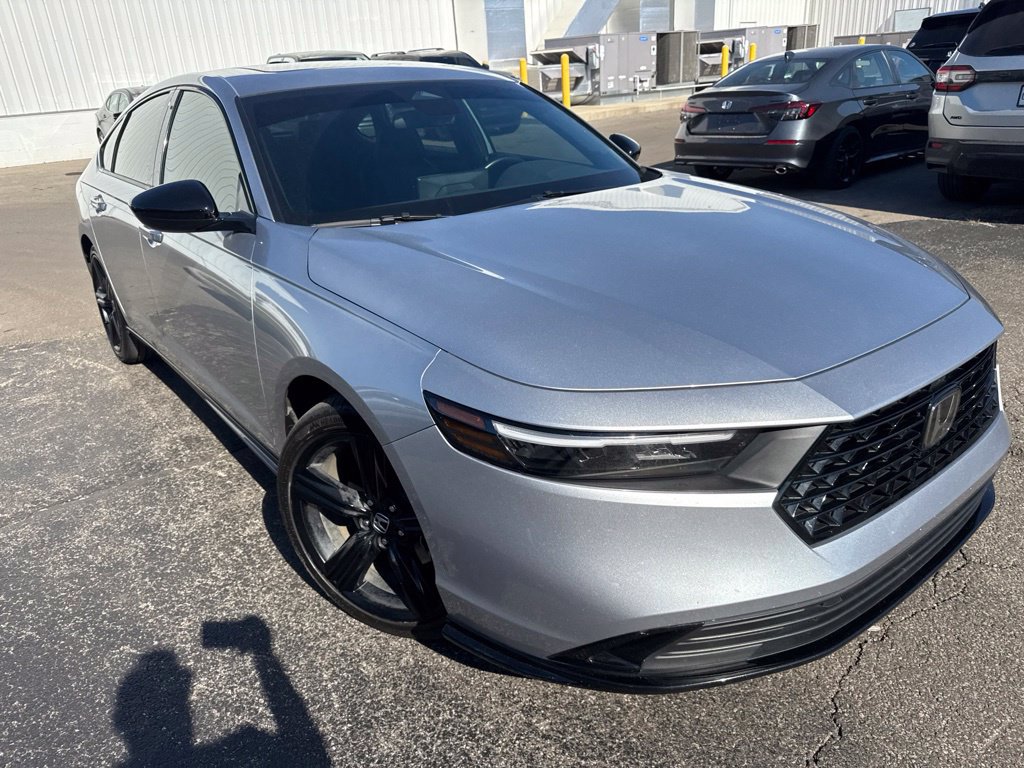 Used 2024 Honda Accord Sport image 3