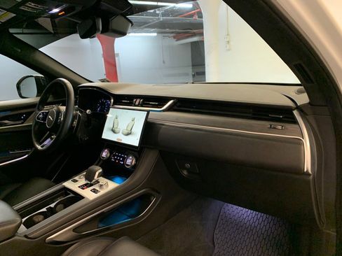 Used 2023 Jaguar F-PACE S AWD/4WD image 48