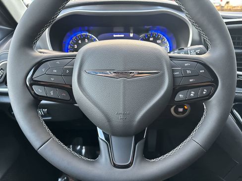 New 2026 Chrysler Pacifica Select image 10