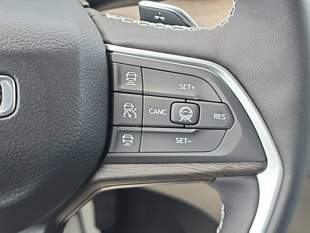 New 2026 Jeep Grand Cherokee L 4WD image 25