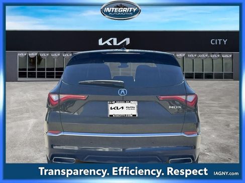 Used 2023 Acura MDX SH-AWD w/ Technology Package image 6