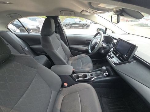 Used 2022 Toyota Corolla LE FWD image 13