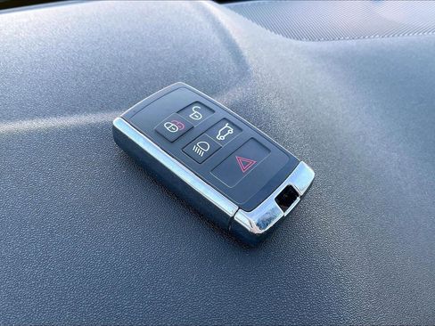 Used 2024 Land Rover Discovery Sport S image 14